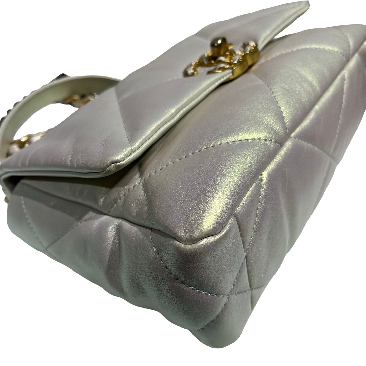 CHANEL 19 SMALL SIZE IRIDESCENT WHITE GHW CHAIN SHOUDLER BAG[3001186]