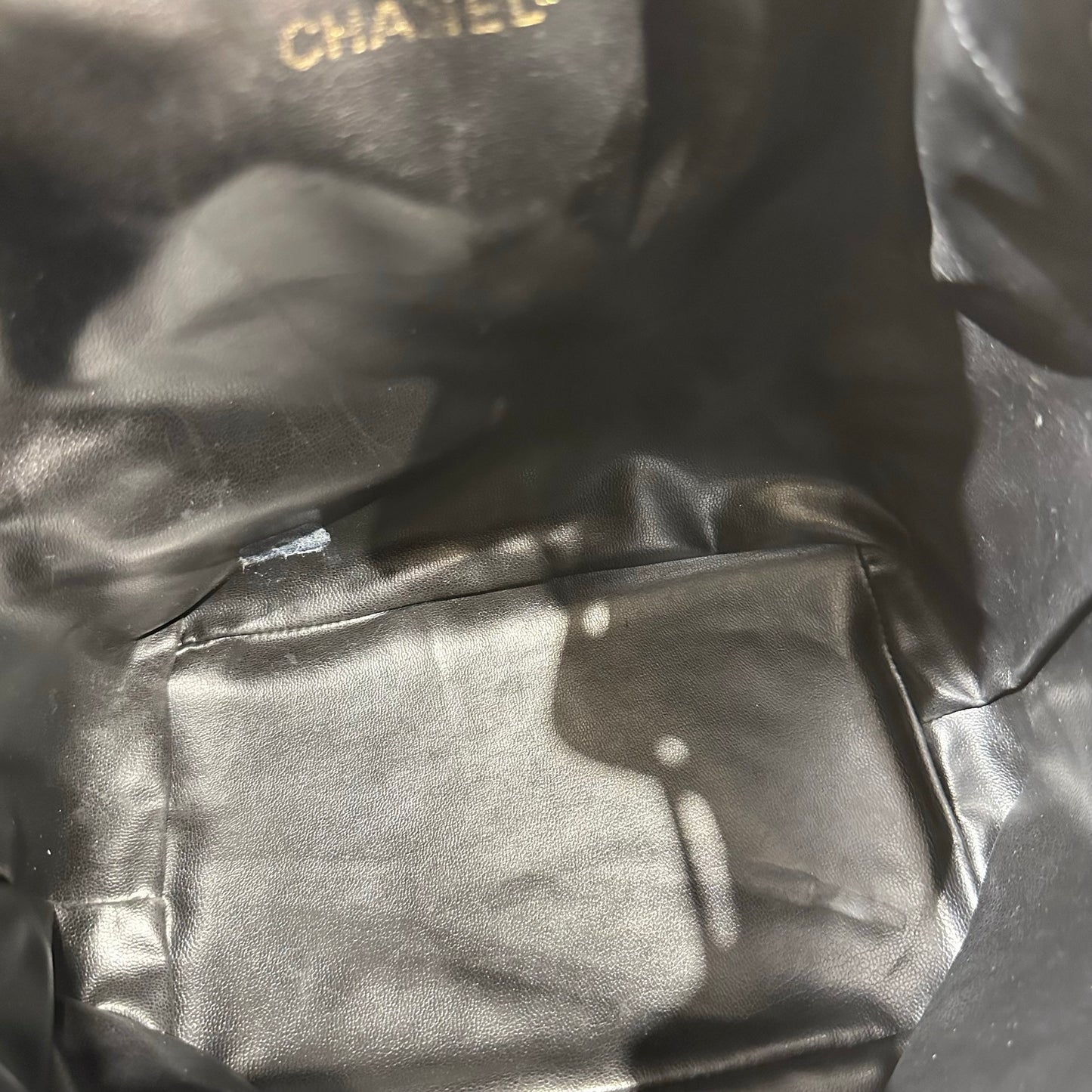 CHANEL VINTAGE BUCKET BAG BLACK LAMBSKIN GHW [3001375]