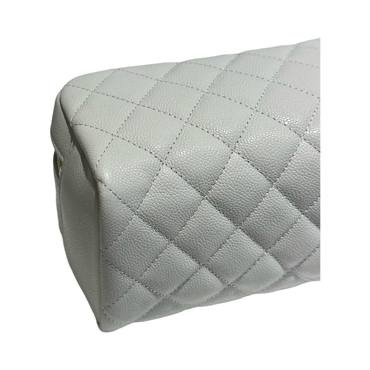 CHANEL WHITE POUCH WITH CHAIN [20004055]