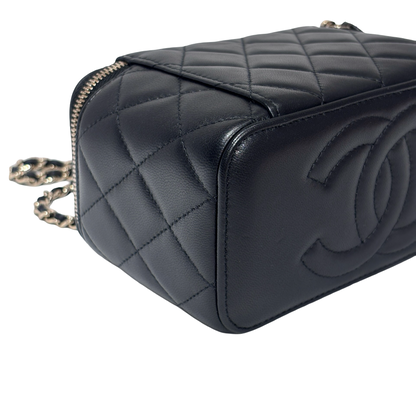 CHANEL VANITY CASE BLACK GHW LAMBSKIN AP2199 [3000210]