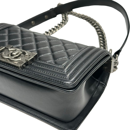 CHANEL BOY 20CM [3001918]