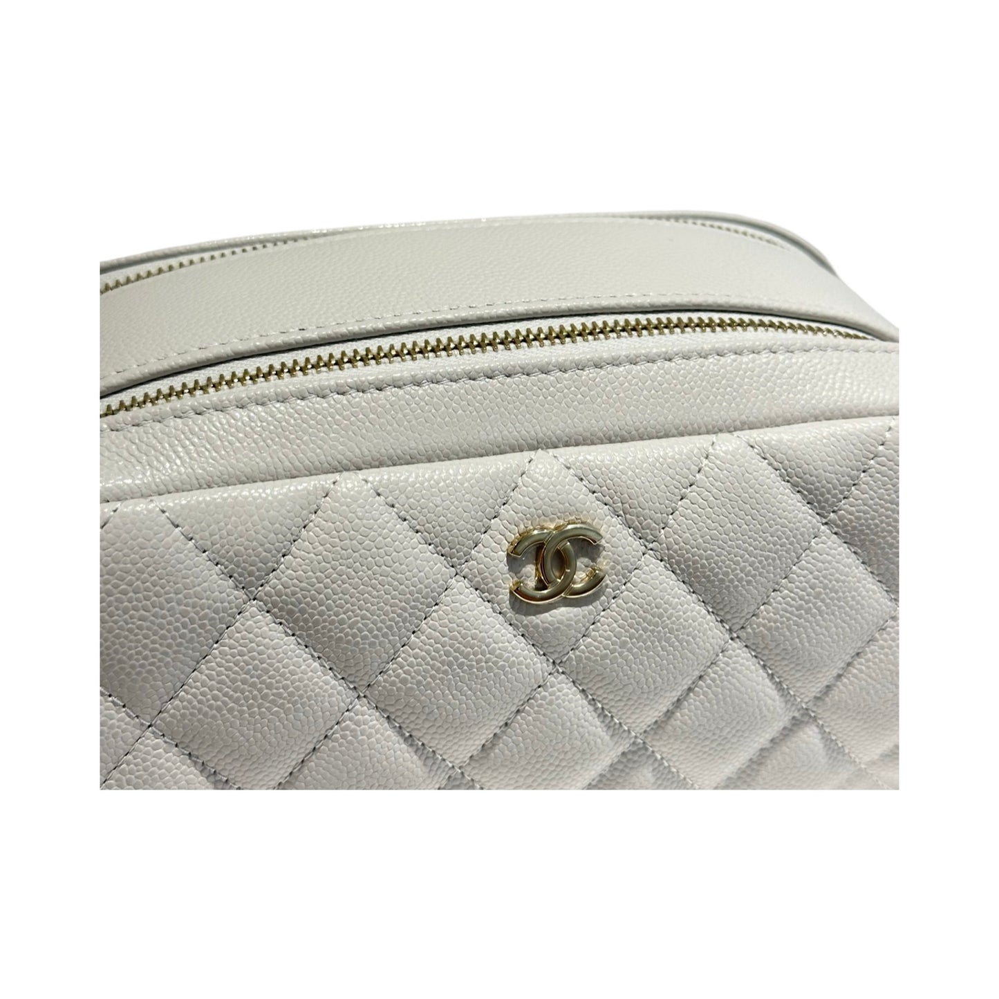 CHANEL WHITE POUCH WITH CHAIN [20004055]