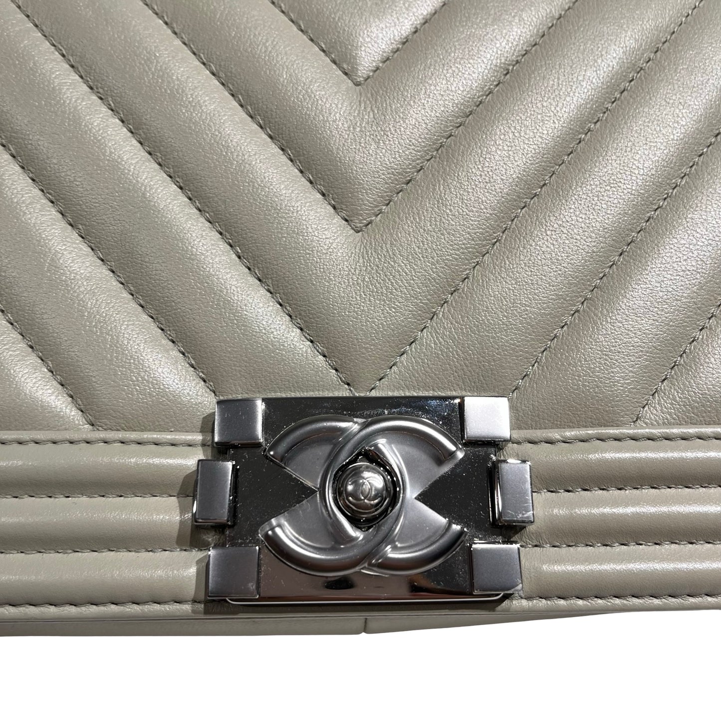 CHANEL BOY 25 GREY CALF SKIN [3000531]