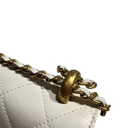 CHANEL 21A WHITE PREFECT FIT SMALL 22 CHAIN SHOULDER BAG [3000532]
