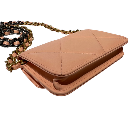 Matelasse Quilted Calfskin Classic Flap Wallet Wallet on chain [101200]