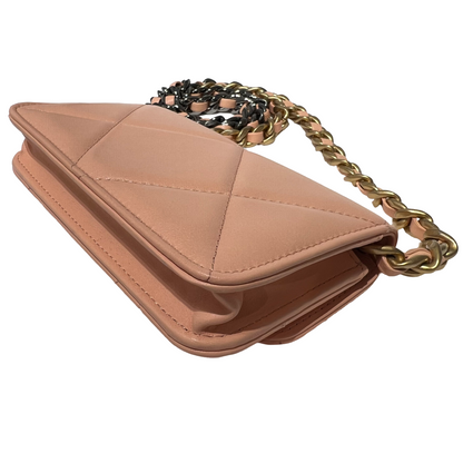 Matelasse Quilted Calfskin Classic Flap Wallet Wallet on chain [101200]