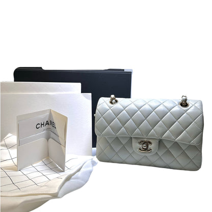 CHANEL Chain Shoulder Bag