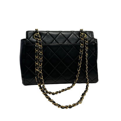 Used CHANEL Quilted Vintage shoulder bag Chain Shoulder Bag Black Gold hardware