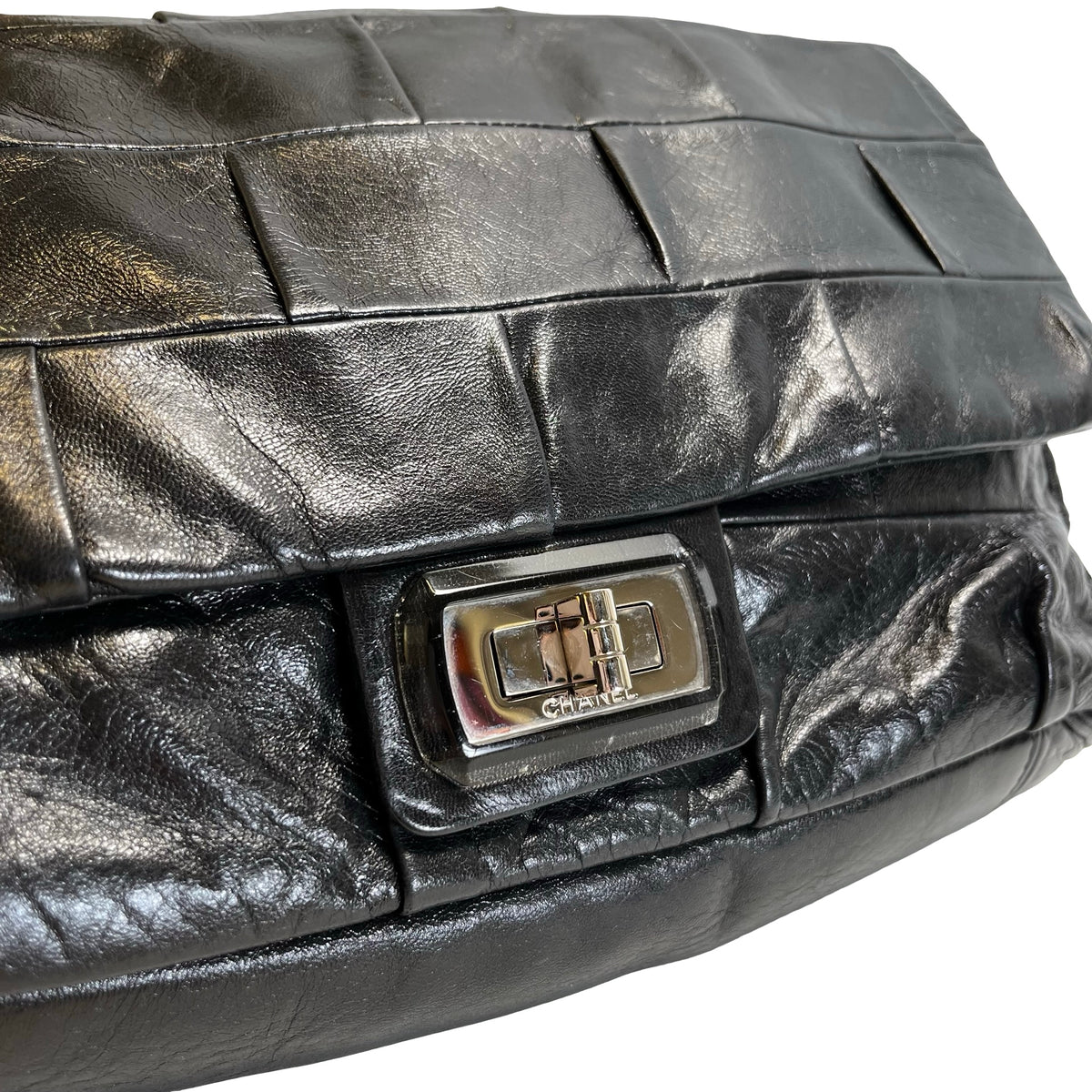 Used CHANEL Chocolate Bar Aged Calfskin 2.55 Reissue Flap Bag Chocolate Bar Chain Shoulder Bag Black，PHW