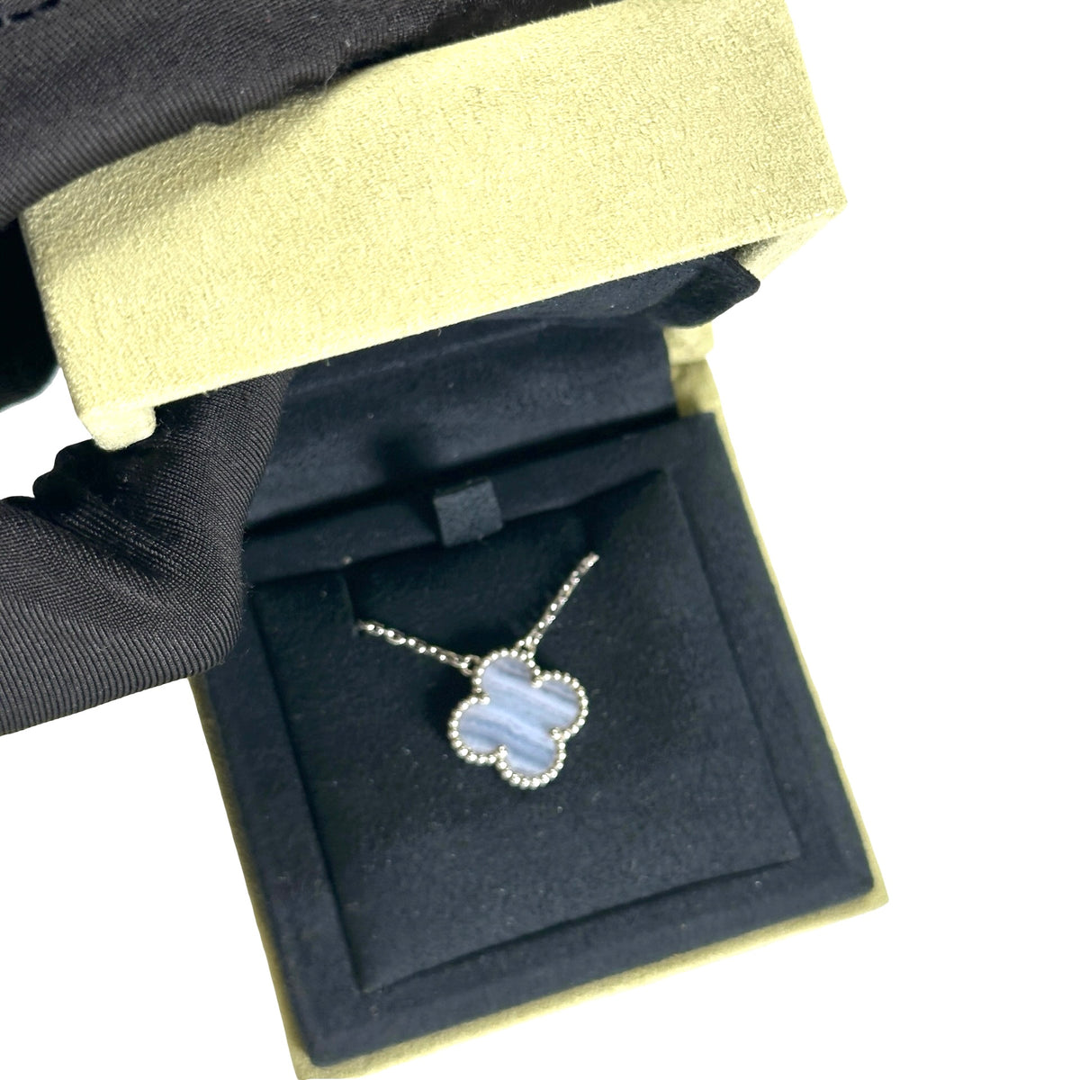 Used VAN CLEEF & ARPELS White Gold Chalcedony Vintage Alhambra Necklace Silver Blue