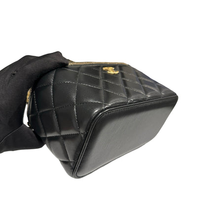 Used CHANEL Matelassé Lambskin Vanity Case Vanity case Black Gold