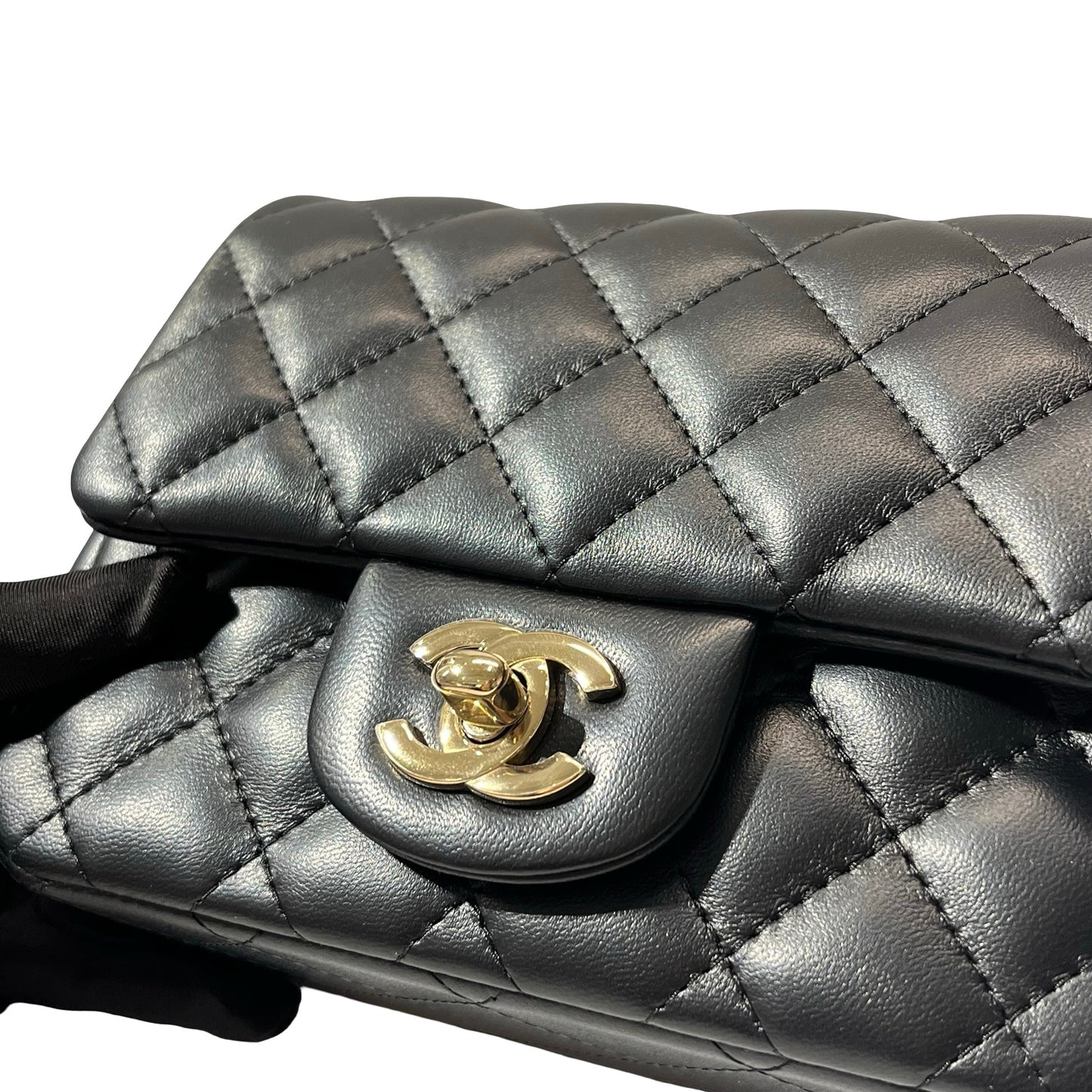 CHANEL Chain Shoulder Bag