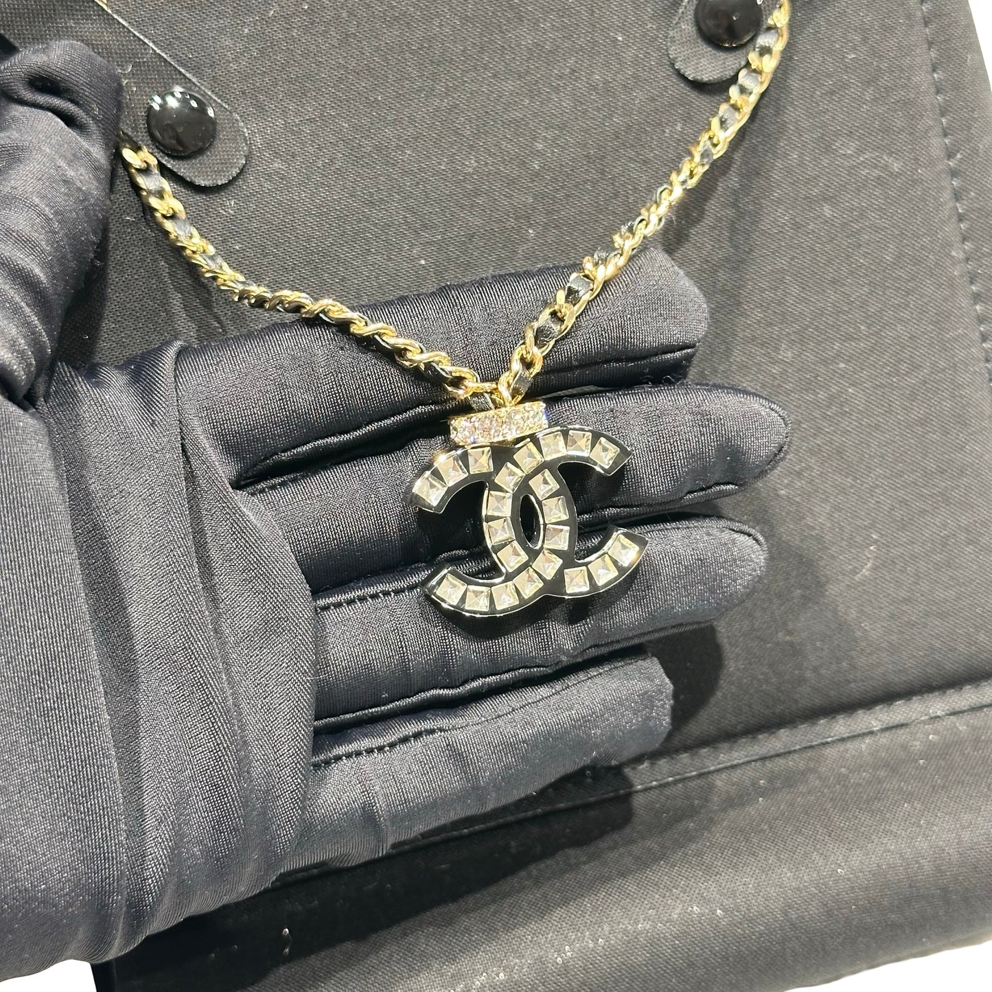 Unused CHANEL Neeklace White GHW