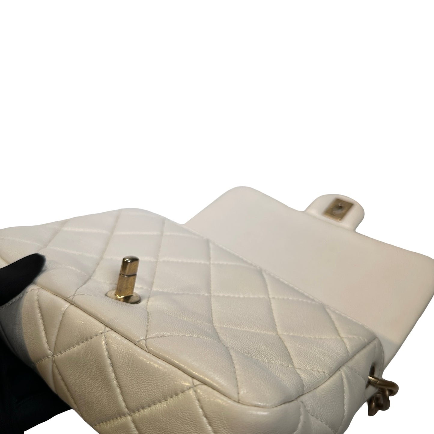 Used CHANEL Quilted Classic Flap Chain Shoulder Bag White