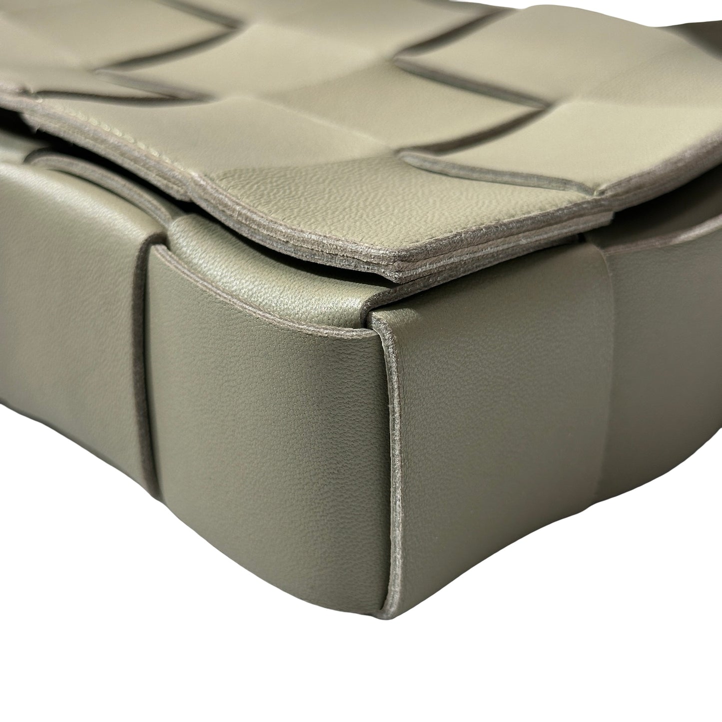 Used BOTTEGA VENETA Intrecciato Leather Cassette Shoulder Bag Green
