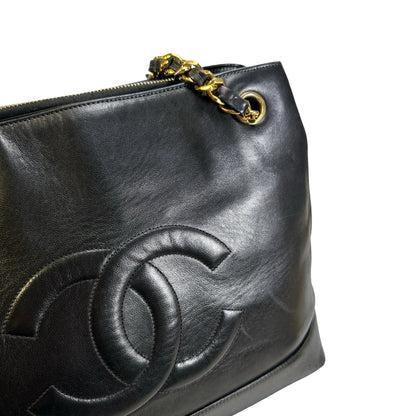 Used CHANEL solid vintage CC logo shoulder bag Shoulder Bag black