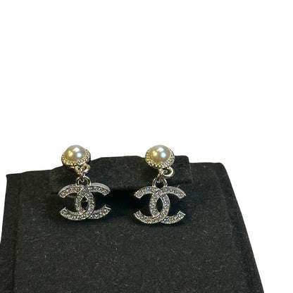 Brand New CHANEL Pearl Rhinestone CC Logo CC Earrings Earrings Gold Silver Pearl