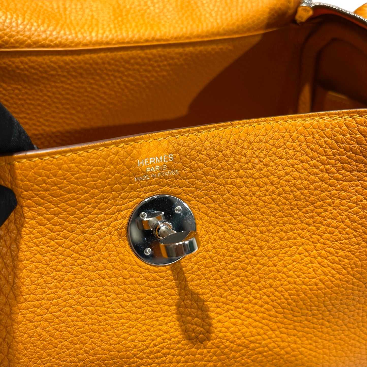 Used HERMÈS Clemence leather Lindy 26 Cross Body Bag PHW Orange (93)