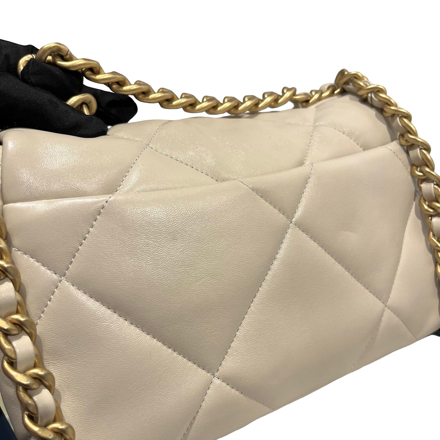 Used CHANEL Lambskin Quilted Chanel 19 Chain Shoulder Bag Cream White GHW