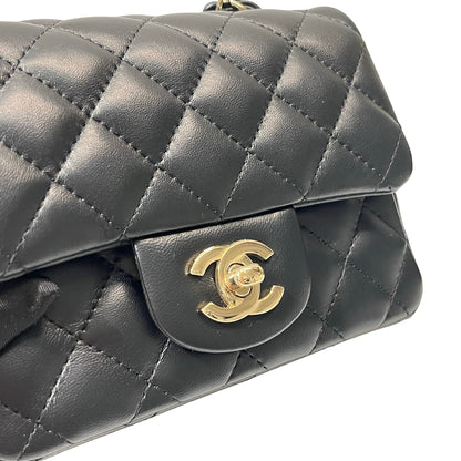 CHANEL Chain Shoulder Bag