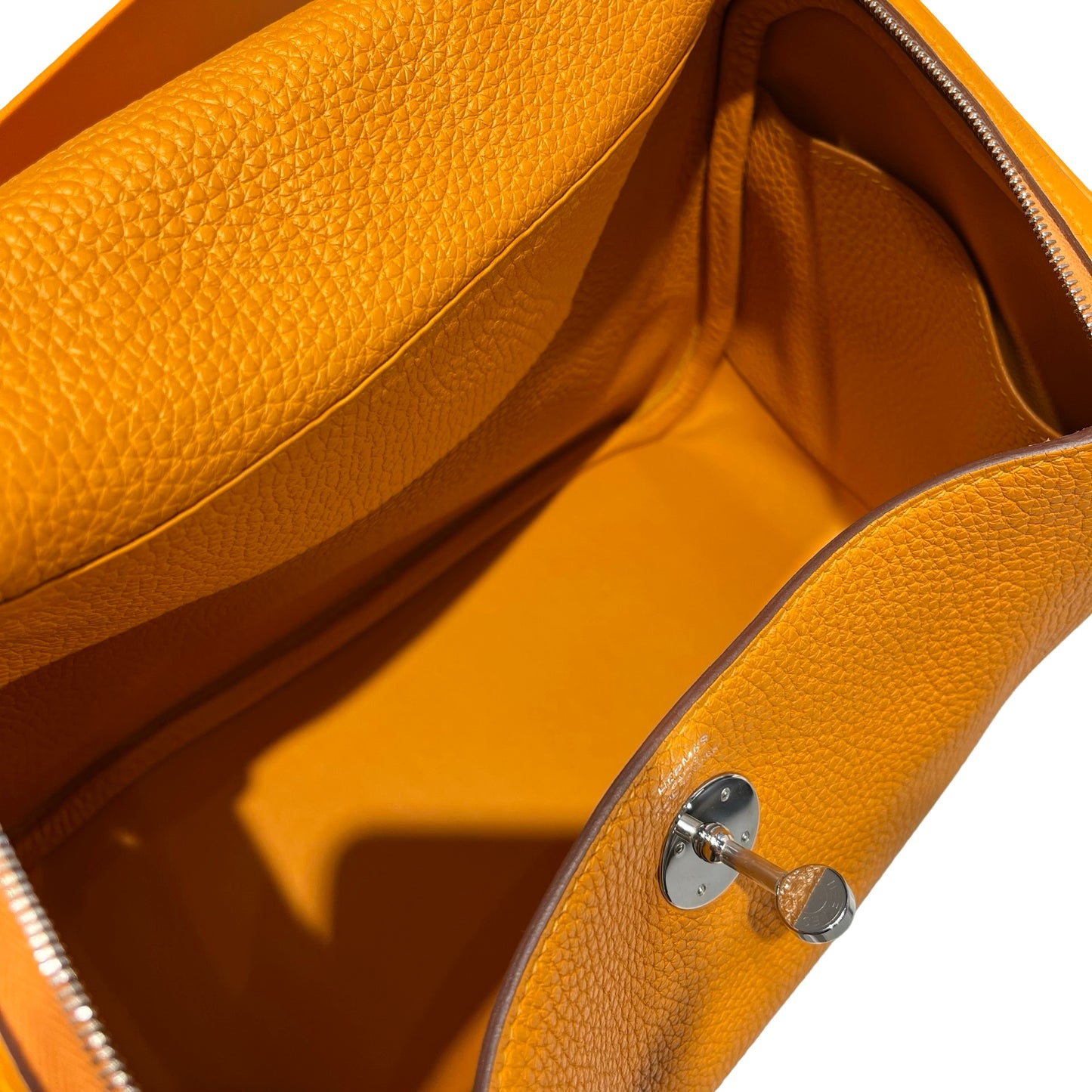 Used HERMÈS Clemence leather Lindy 26 Cross Body Bag PHW Orange (93)