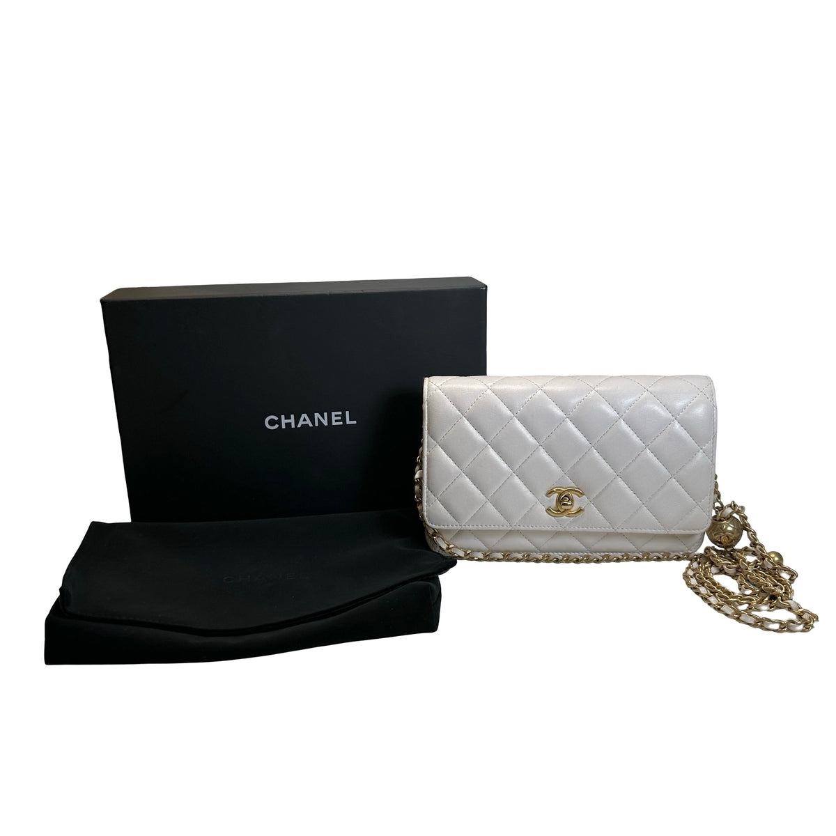 Used CHANEL Quilted Lambskin Wallet on chain Wallet on chain White Gold