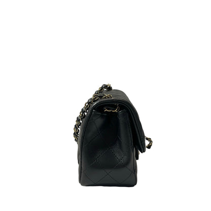 CHANEL Chain Shoulder Bag