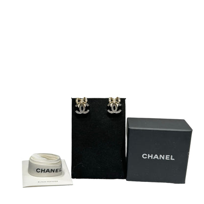Unused CHANEL Earrings Gold
