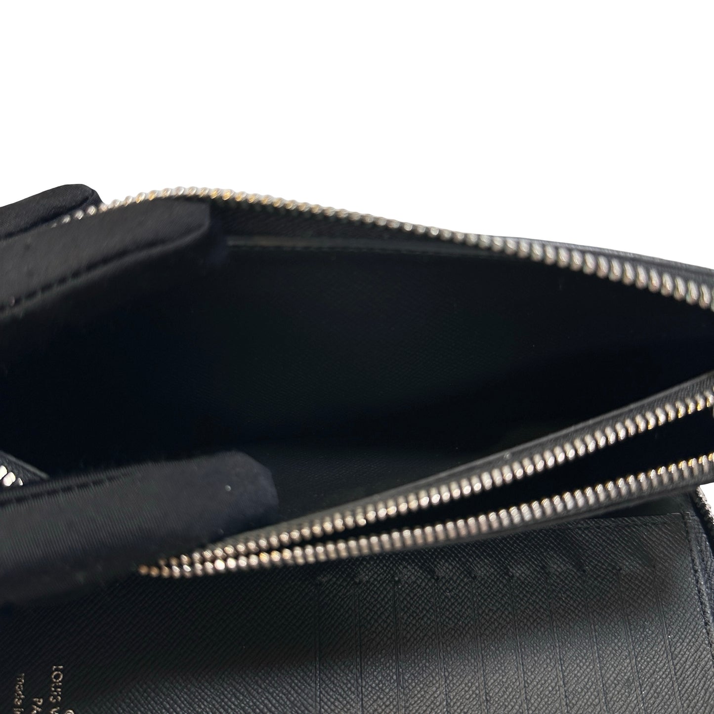 Used Louis Vuitton Taiga Long Wallet Black PHW