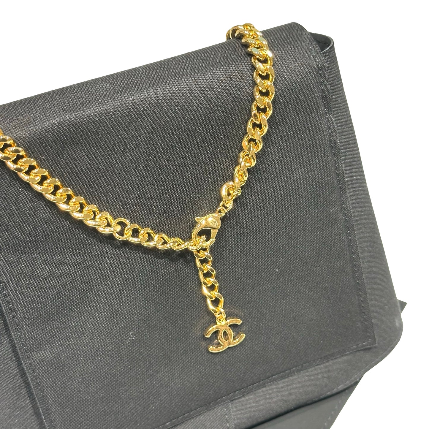 Unused CHANEL Necklace Gold