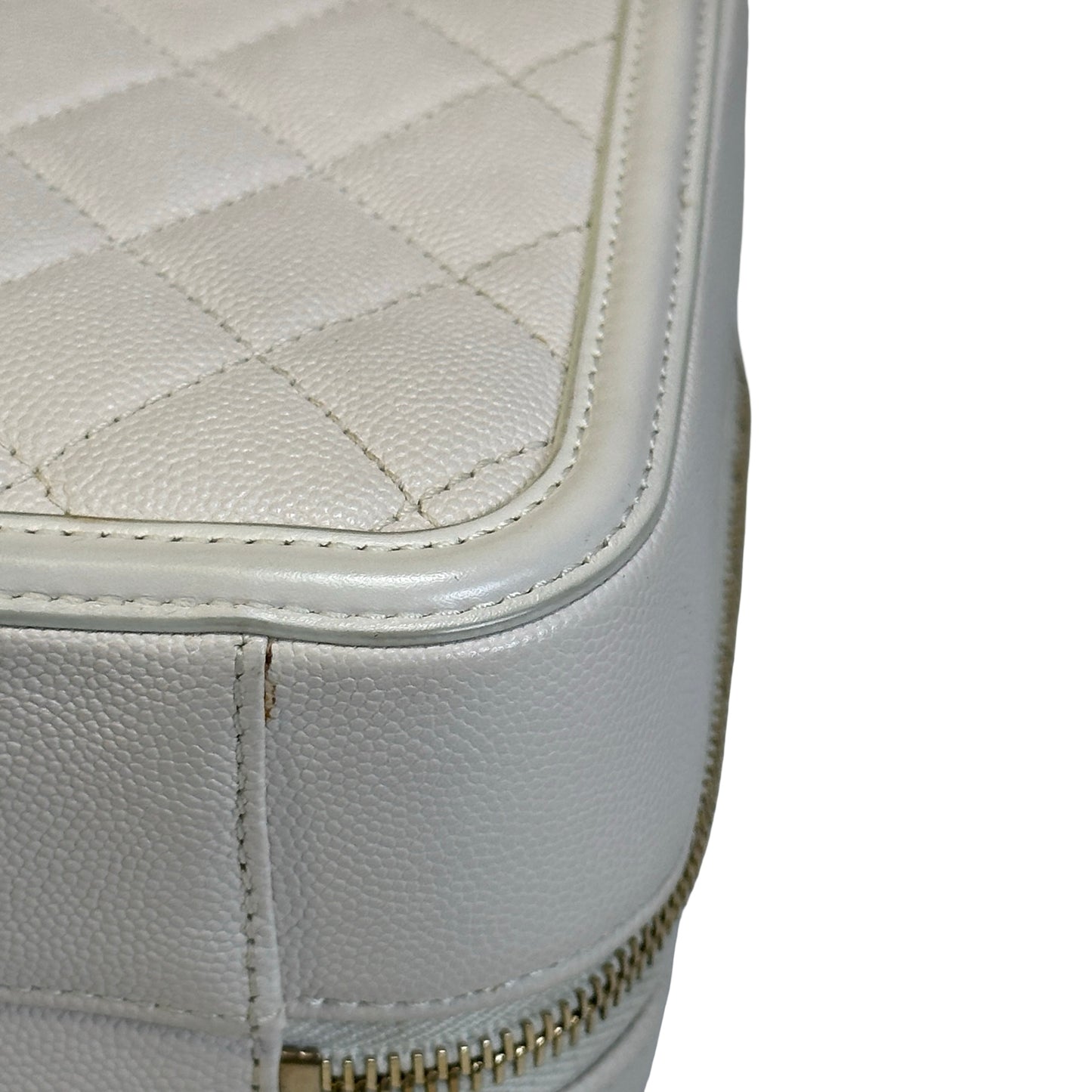 Used CHANEL Quilted Caviar Vanity Case Vanity case White