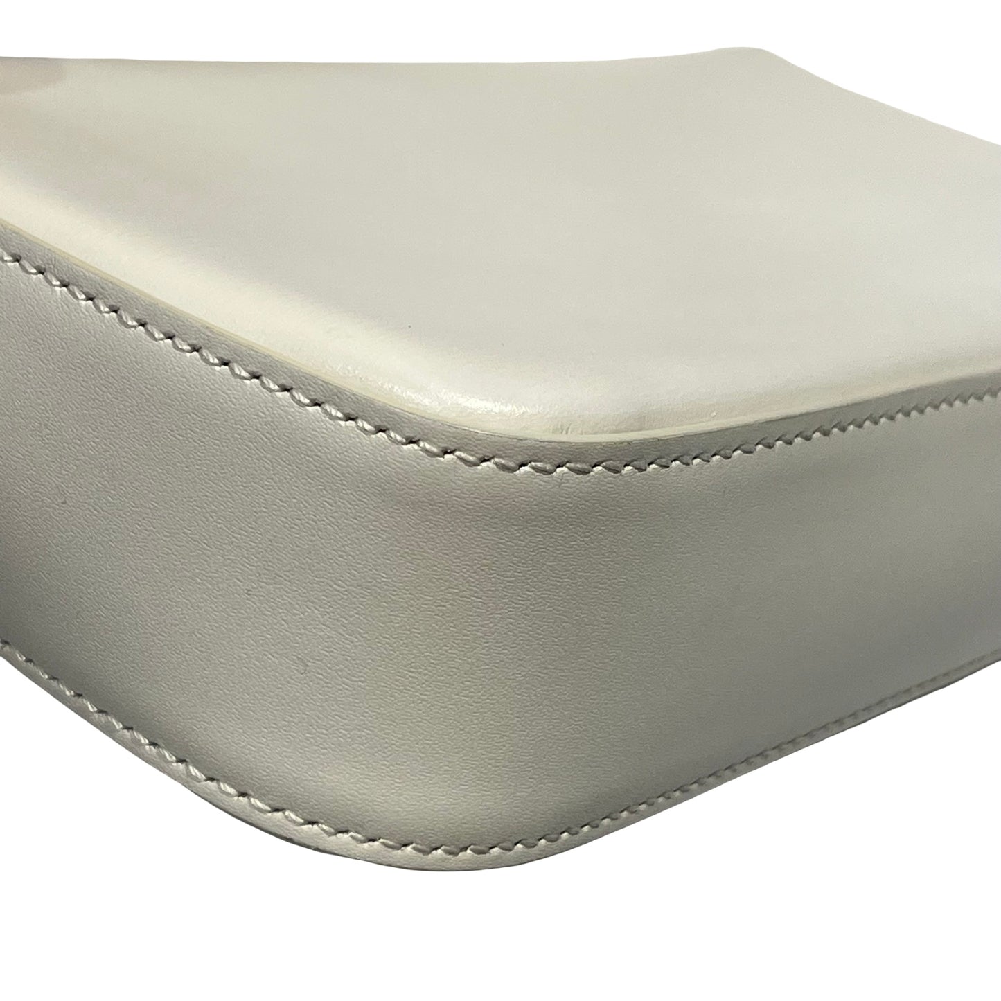Used CÉLINE Calfskin Leather Triomphe Cuir Chain Shoulder Bag White GHW