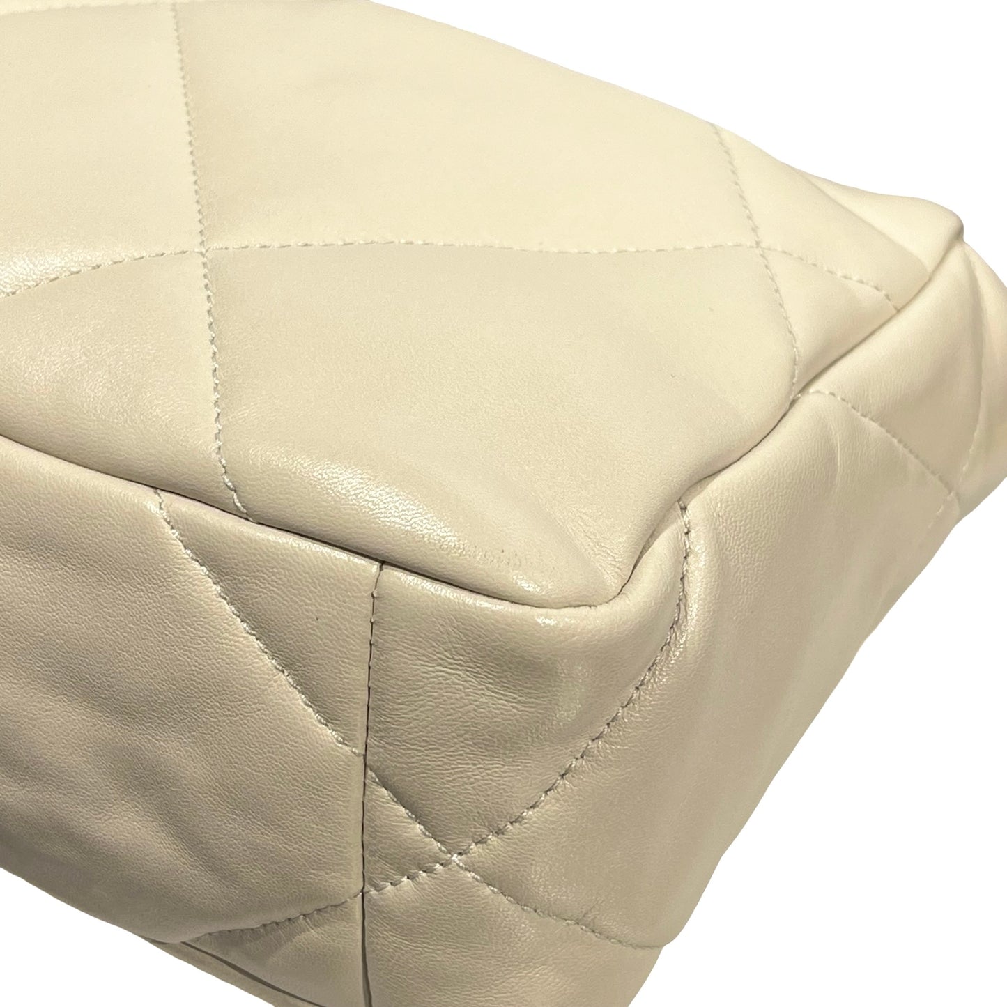 Used CHANEL Lambskin Quilted Chanel 19 Chain Shoulder Bag Cream White GHW