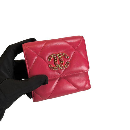 Used CHANEL Quilted Lambskin 19 wallet Wallet Red Gold