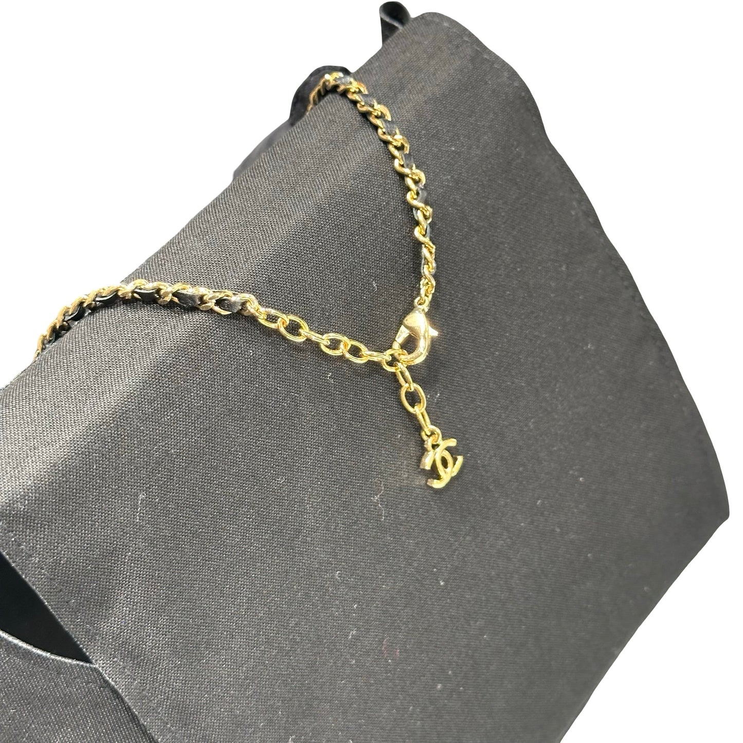 Unused CHANEL Neeklace White GHW