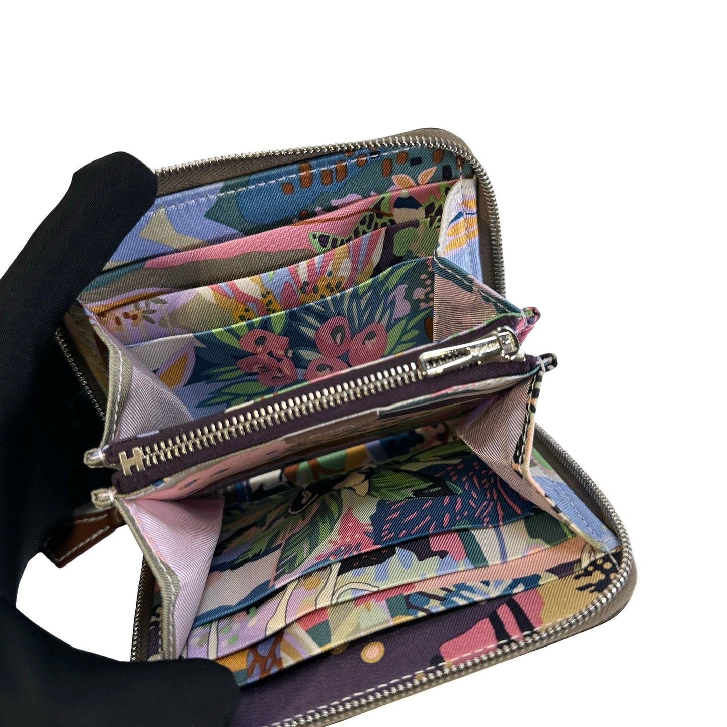 Brand New HERMES Epsom Silk Silk'In Compact Wallet Etoupe Multicolor