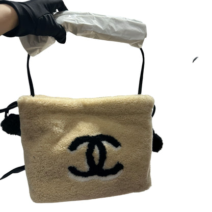 Brand New CHANEL CC logo Fleece Fleece Bag Handbag Beige Black