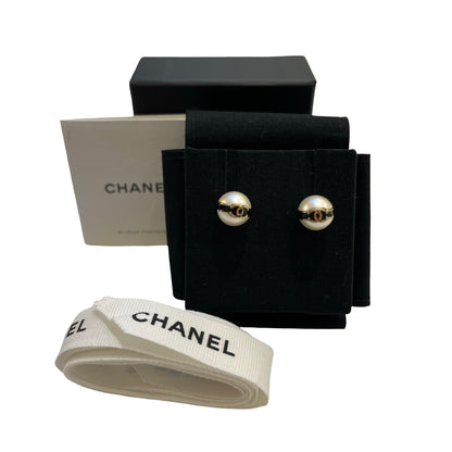 Used CHANEL Pearl Earrings Earrings GHW