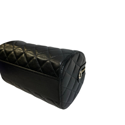 Used CHANEL Quilted Caviar leather Caviar Vanity Case Vanity case Black Gold