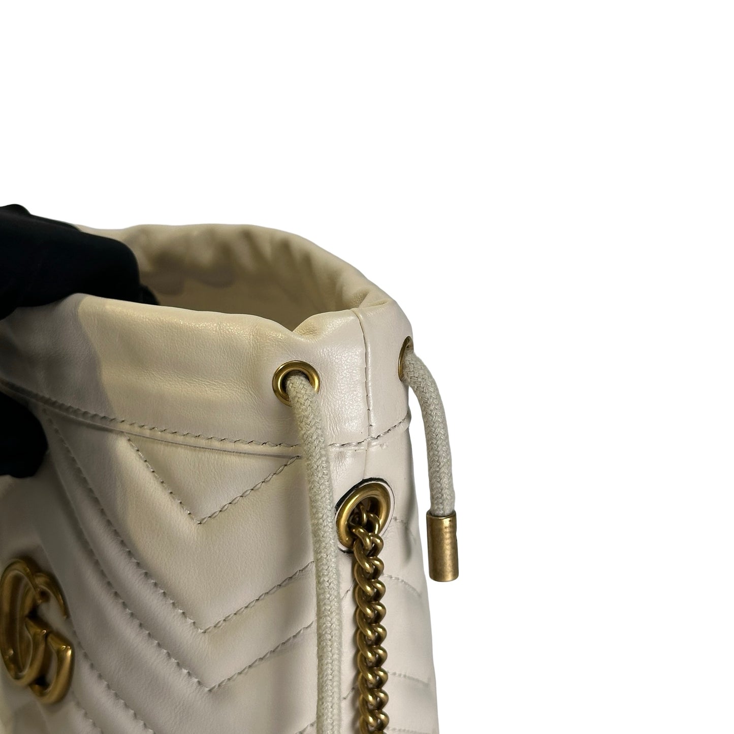 Used GUCCI Matelassé chevron leather GG Marmont Matelassé Mini Bag Crossbody Bag White Antique gold-toned hardware