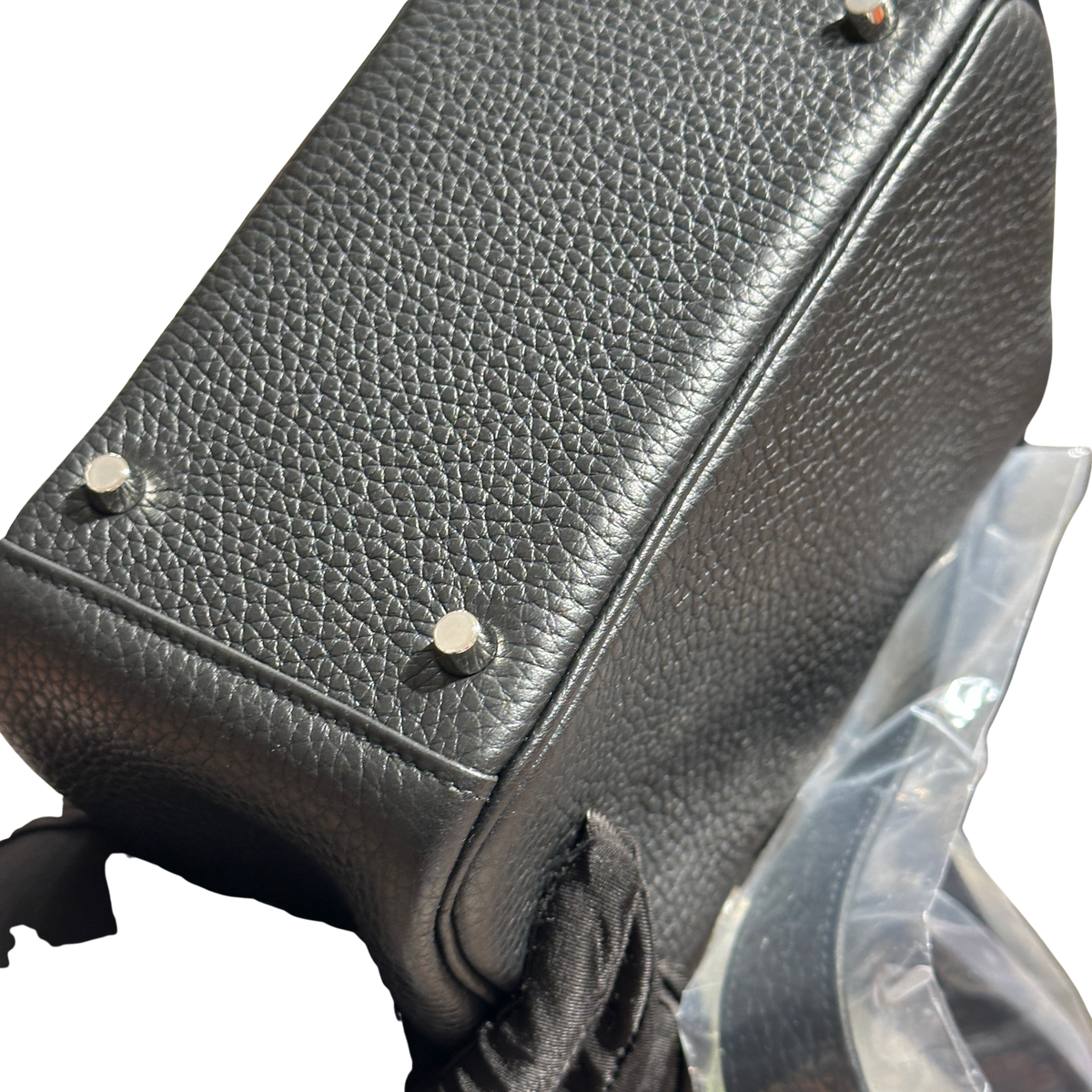 Brand New HERMES Clemence Leather Lindy Mini Handbag Black