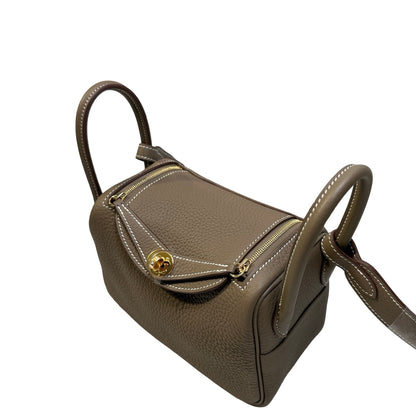 Brand New HERMES Clemence Leather Lindy Handbag Etoupe