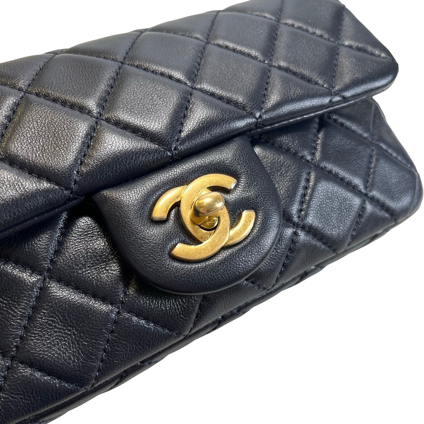 Used CHANEL Quilted Lambskin Classic Flap Chain shoulder bag Navy Blue