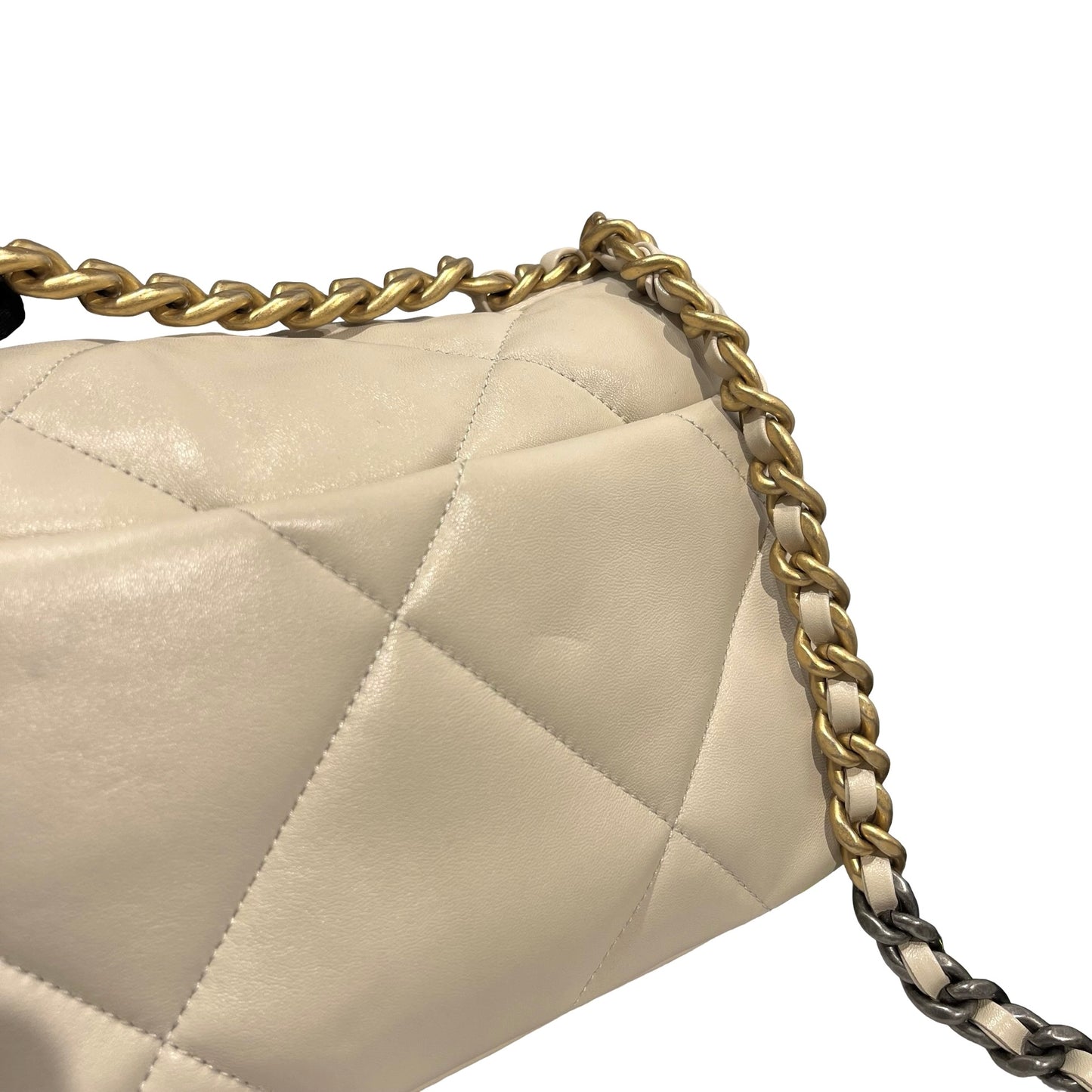 Used CHANEL Lambskin Quilted Chanel 19 Chain Shoulder Bag Cream White GHW