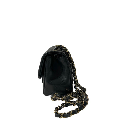 CHANEL Chain Shoulder Bag