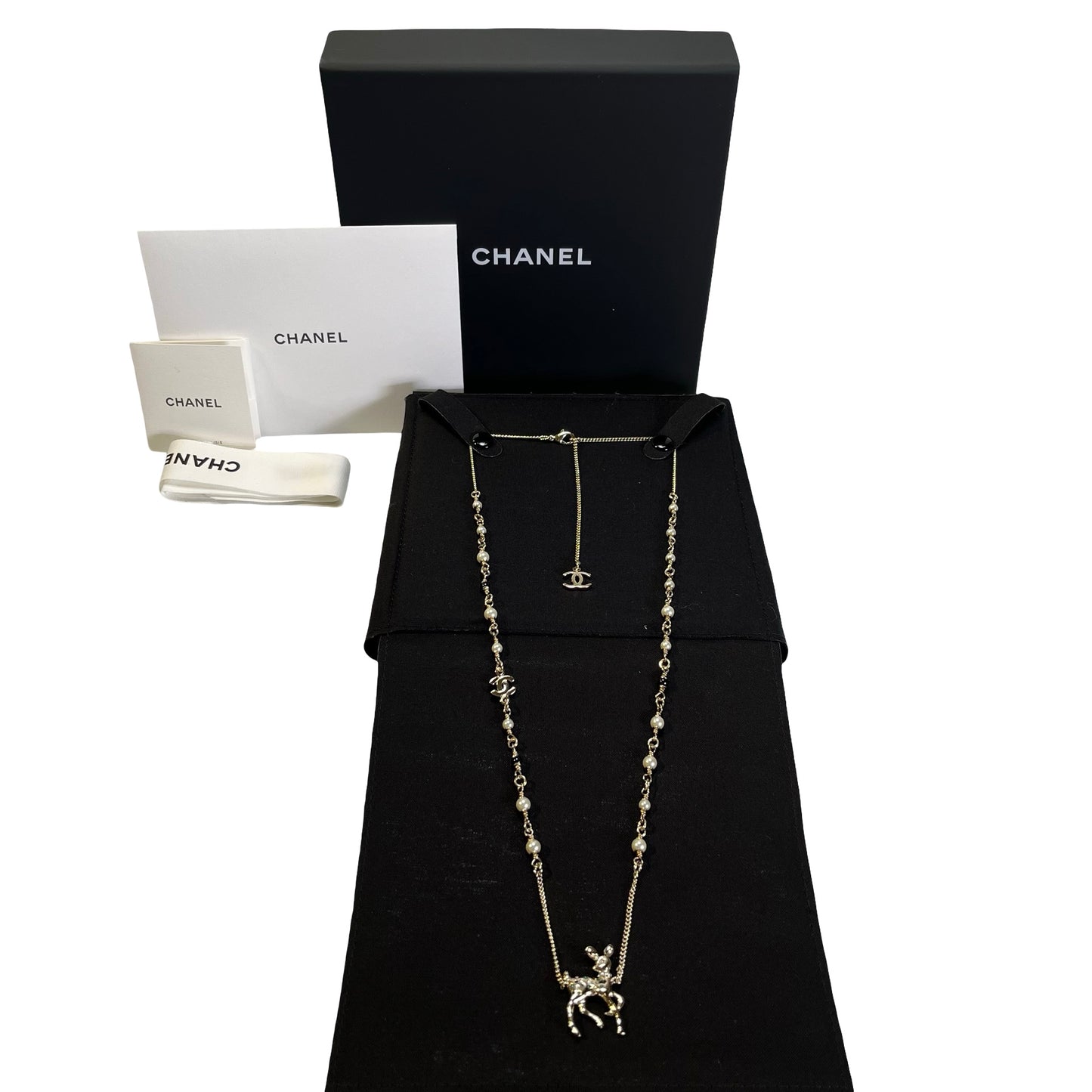 Brand New CHANEL Faux Pearl Metal Rhinestone Bambi Motif CC Pearl Long Necklace Necklace Gold White Green