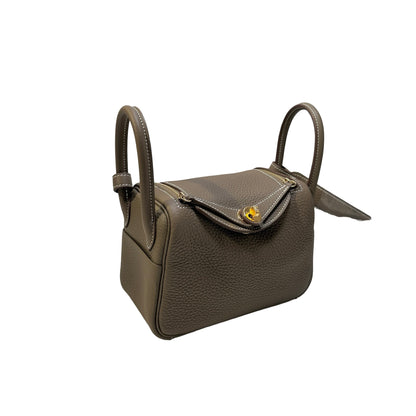 Brand New HERMES Clemence Leather Lindy Handbag Etoupe