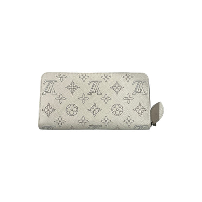 Used LOUIS VUITTON Mahina perforated calf leather Long wallet Wallet White PHW