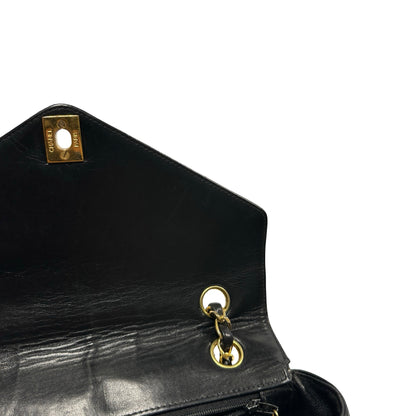 Used CHANEL Quilted Vintage shoulder bag Chain Shoulder Bag Black Gold hardware