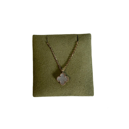 Used VAN CLEEF & ARPELS White Mother of Pearl Yellow Gold Vintage Alhambra Necklace Gold White